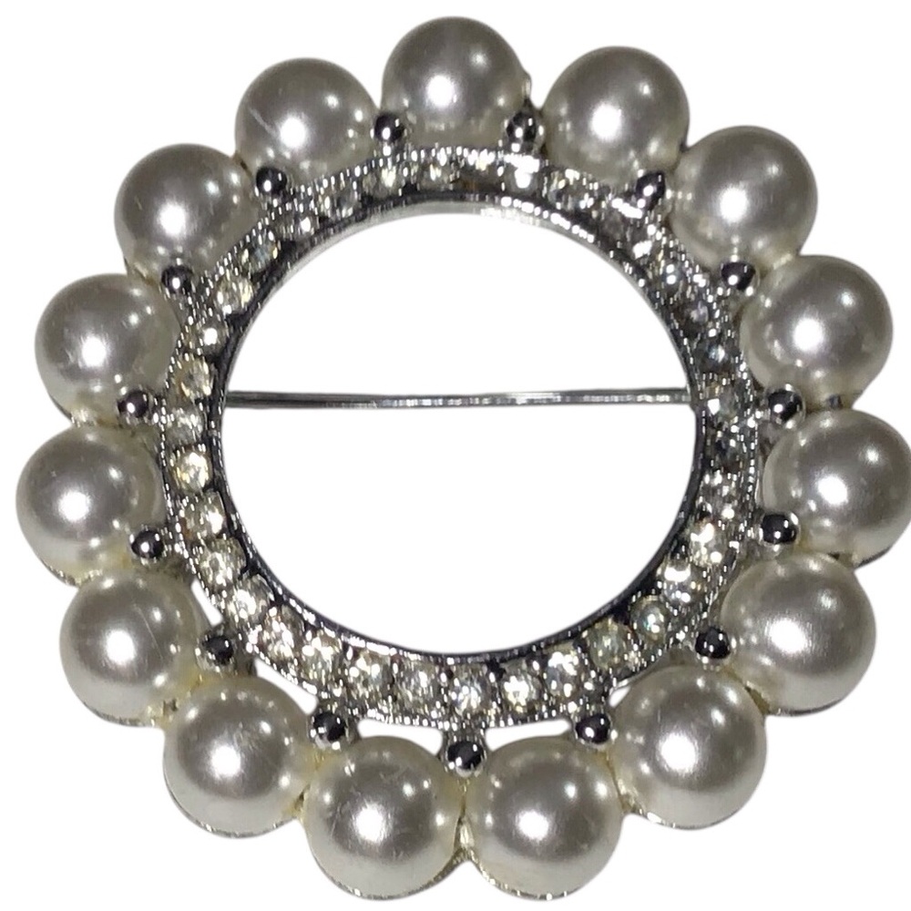 Pearl Brooch Faux Silver Tone Round Circle Vintage Costume Jewelry